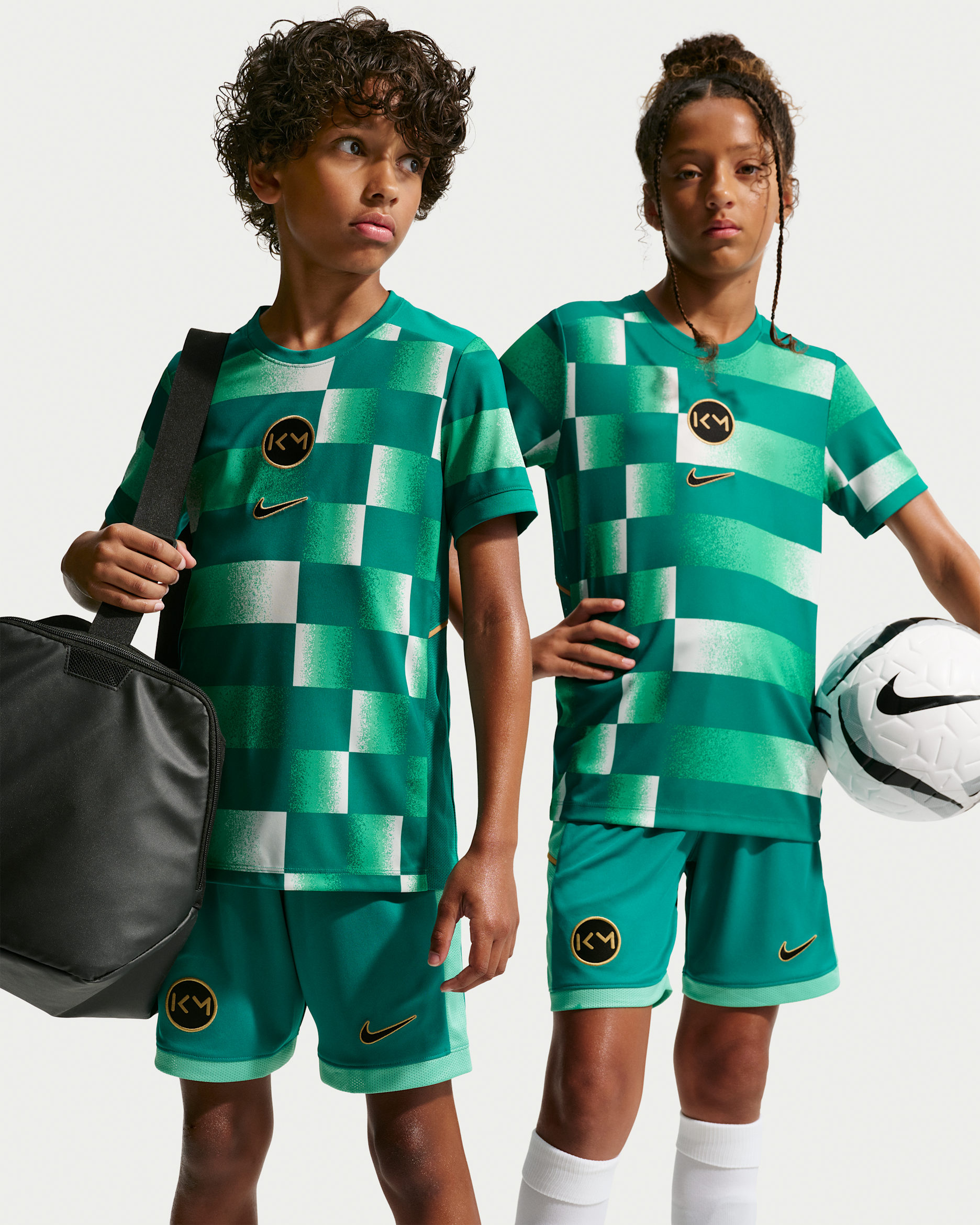 Nike サッカーウェアセット Kylian Mbappe 150cm(M) Kylian Mbappé Academy Big Kids' Dri-FIT Short-Sleeve Soccer Top